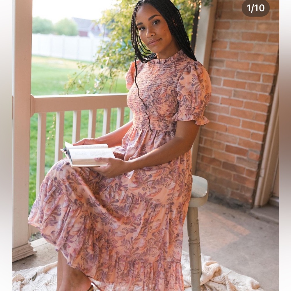 Ivy City Co Women Dress S smocked